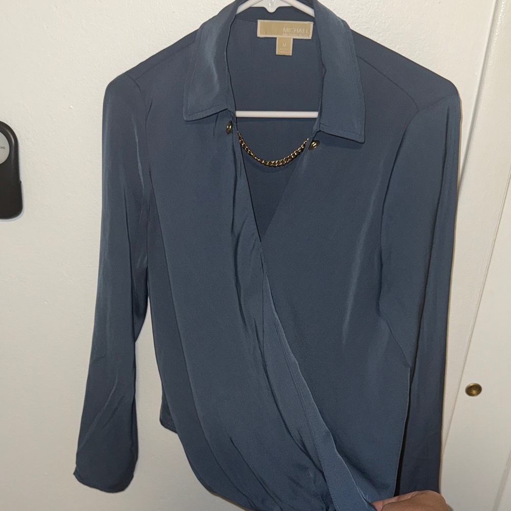 MICHAEL Michael Kors Chain Accent Blouse in Gray - Picture 3 of 3